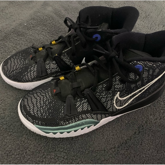 bk black kyrie 7